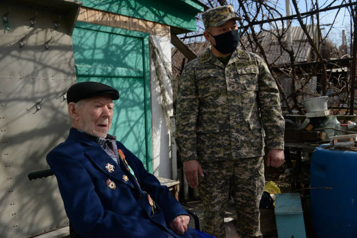 Семейские военнослужащие провели благотворительную акцию в Павлодаре