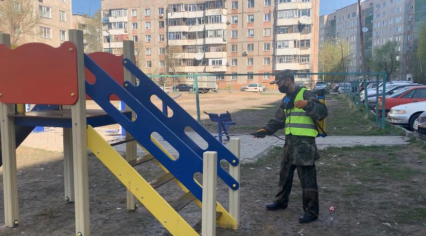 Военнослужащие из города Семей провели обработку в городе Аксу