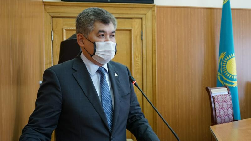 Принимавших участие в лечении пациентов от коронавирусной инфекции, медиков наградили в Семее. 