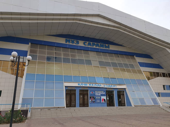 Фигуристы и хоккеисты Шымкента требуют лед