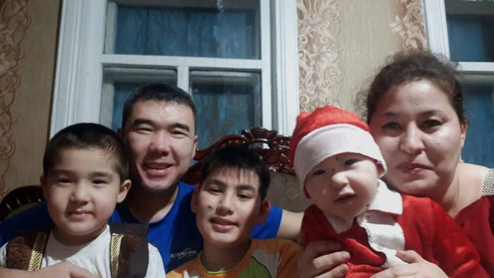 В Семее в семье с тремя сыновьями родились три девочки