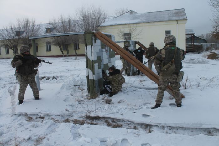 В Семее военные  отработали действия при обнаружении беспилотников