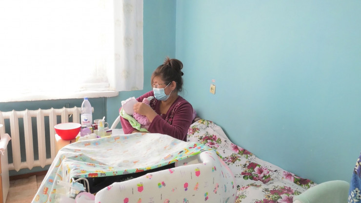 Жительница Семея родила первенца в 51 год