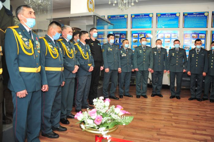 В Семее открыли уголок, посвященный сержантскому корпусу