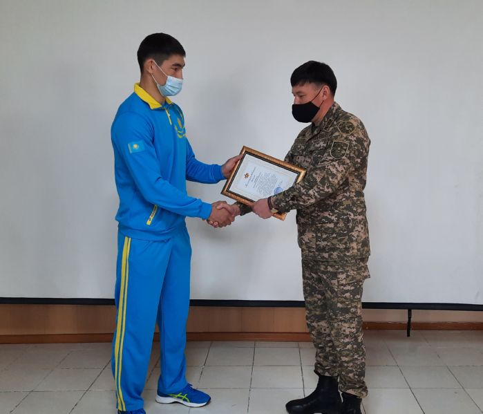 Встреча детей военнослужащих с чемпионом Азии