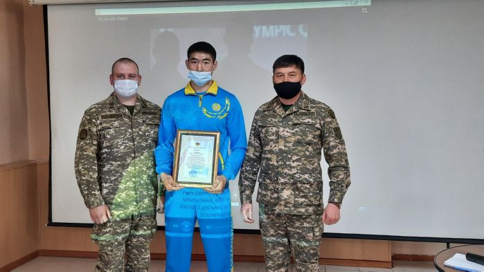 Встреча детей военнослужащих с чемпионом Азии