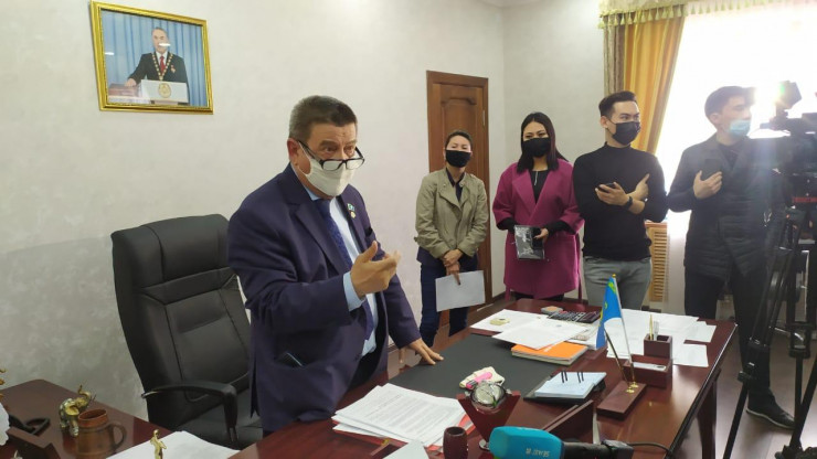 В Семее разгорелся скандал из-за срыва мусорной реформы