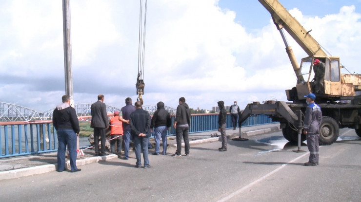 Закрытие моста в Семее обернулось большими пробками на дорогах