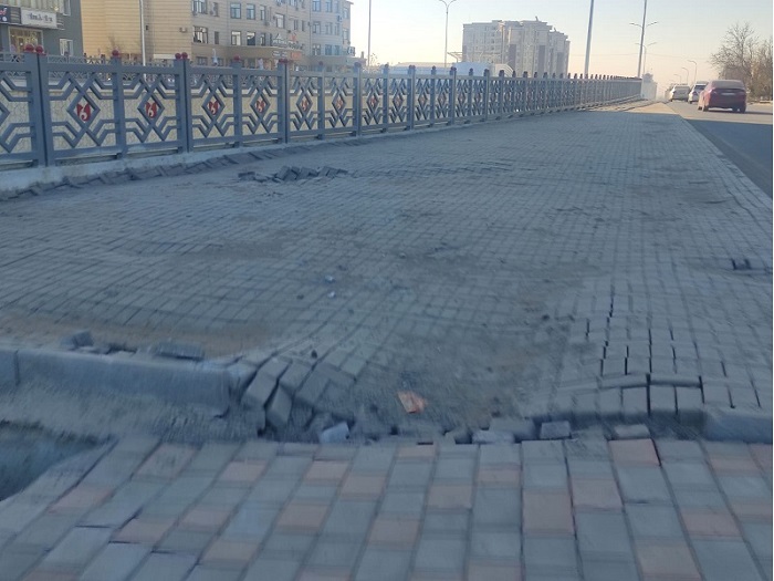 В ямах и заплатках оказалась транспортная развязка стоимостью 7,9 млрд тенге в Шымкенте