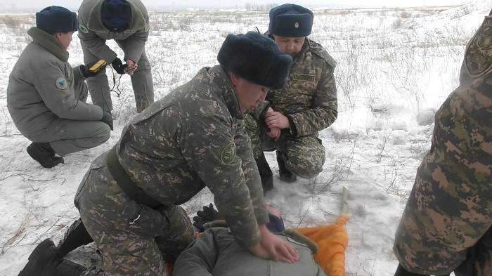 В Семейском гарнизоне летчиков учили навыкам выживания
