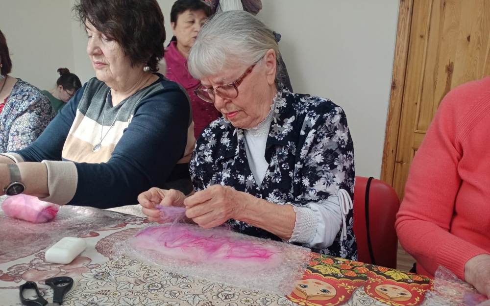 В Семее мастерицы сделали мыло-мочалку из войлока