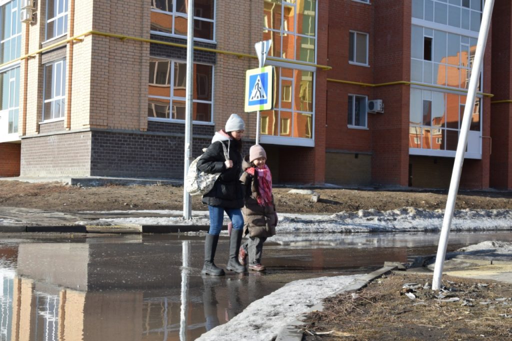 Костанай утопает в воде, грязи и мусоре, подрядчики судятся, чиновники разводят руками