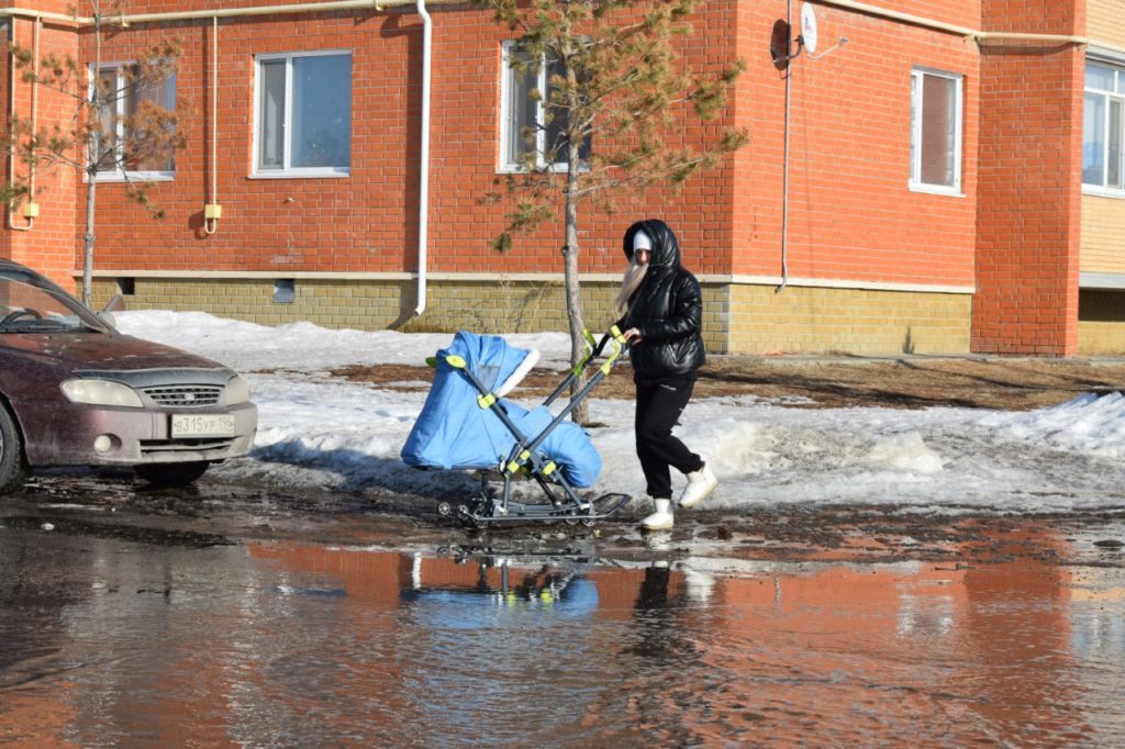 Костанай утопает в воде, грязи и мусоре, подрядчики судятся, чиновники разводят руками
