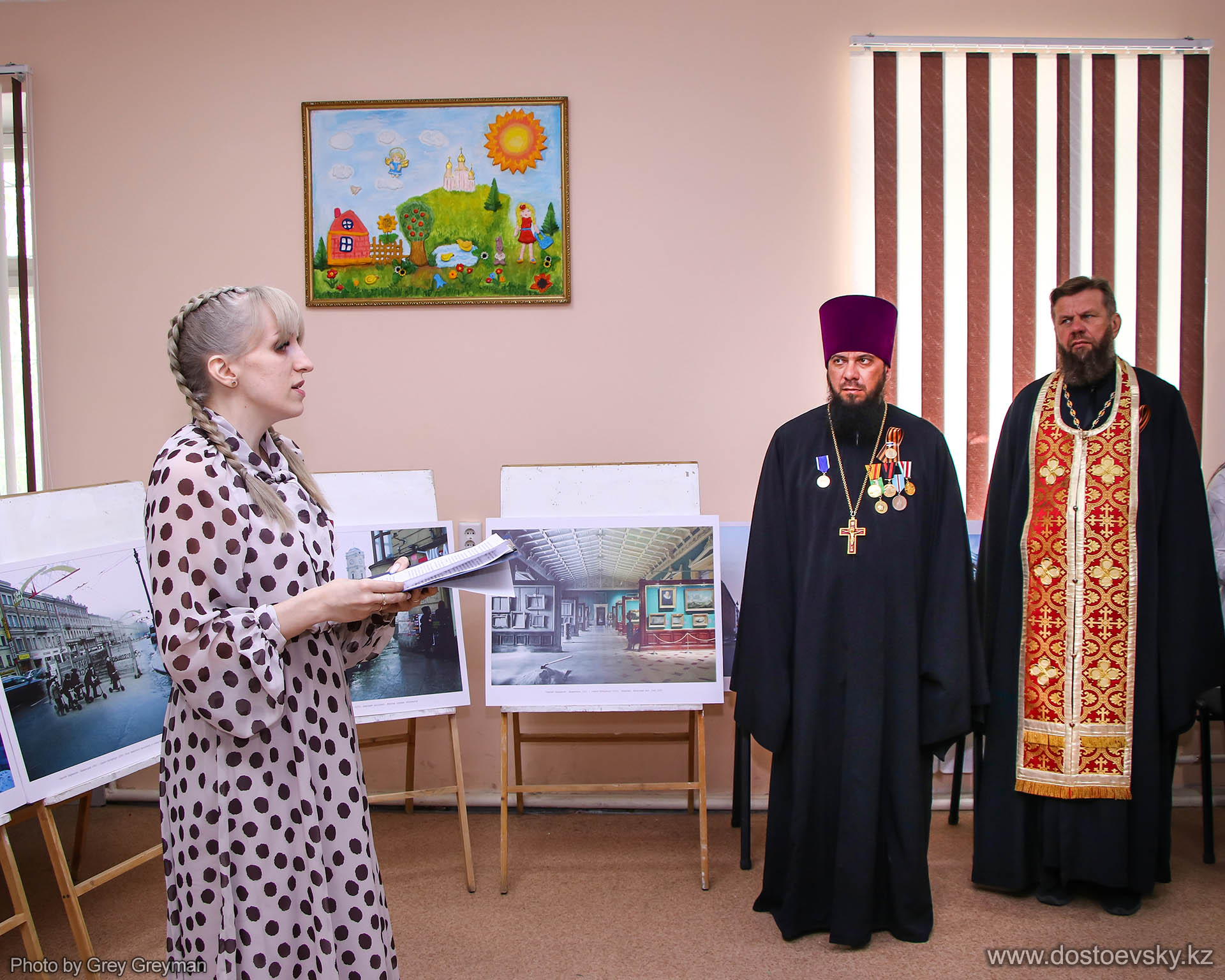 В Семее в Воскресенском соборе открылась выставка «Блокадный альбом»