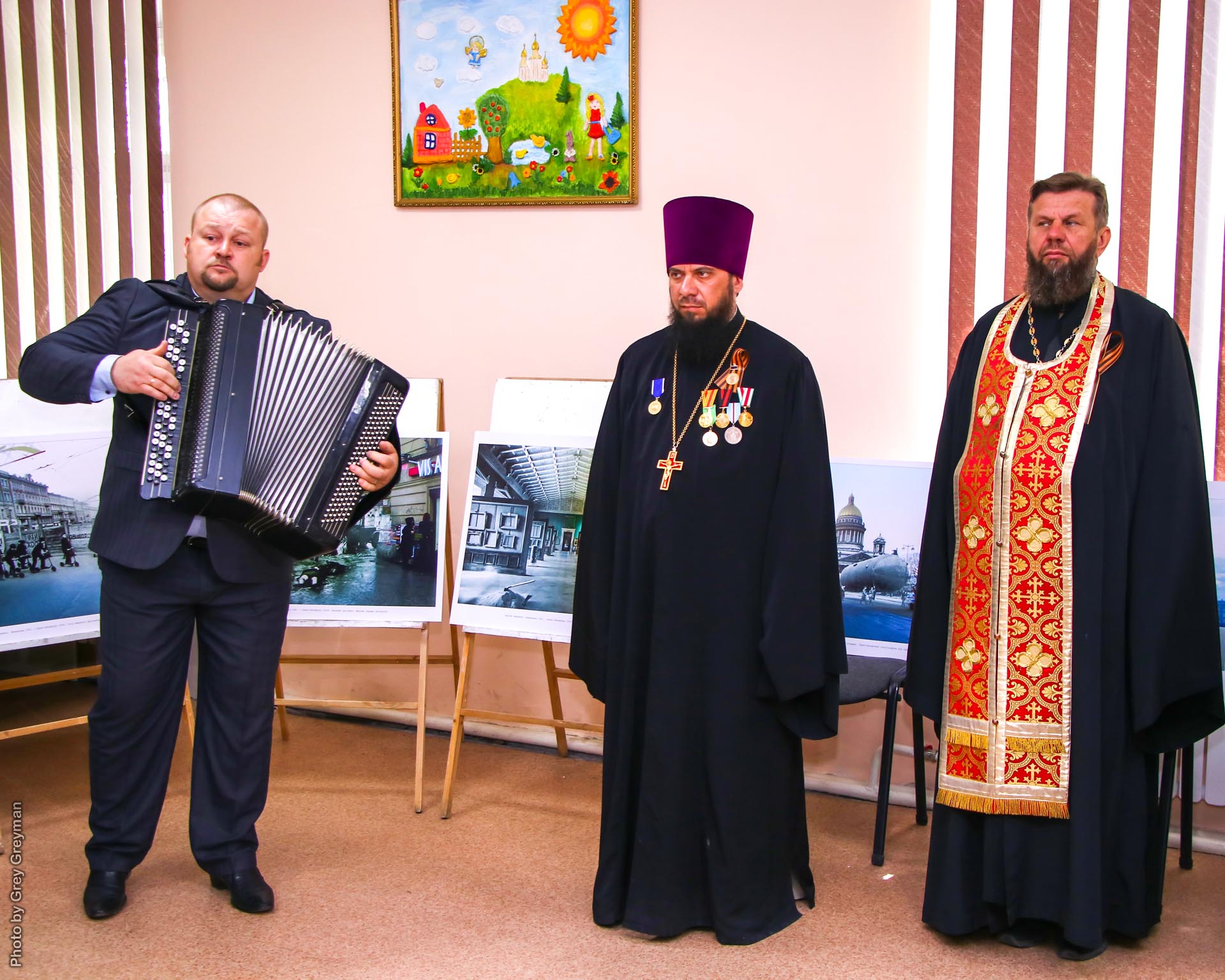 В Семее в Воскресенском соборе открылась выставка «Блокадный альбом»