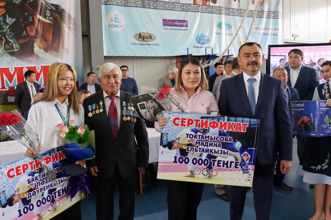 В Семее прошел отбор на республиканский турнир по қазақ күресі «Қазақстан Барысы»
