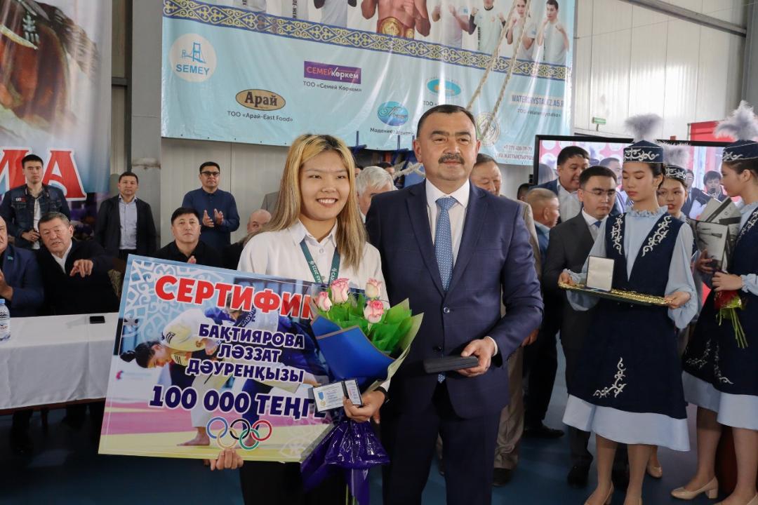 В Семее прошел отбор на республиканский турнир по қазақ күресі «Қазақстан Барысы»