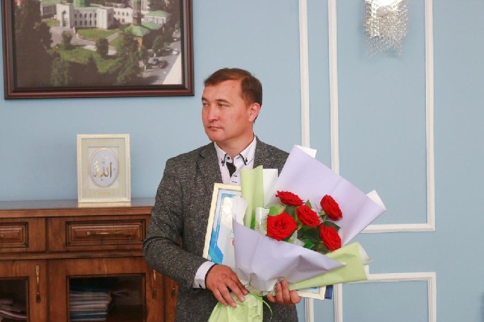 В Семее наградили героя, спасшего от огня жизни двух человек