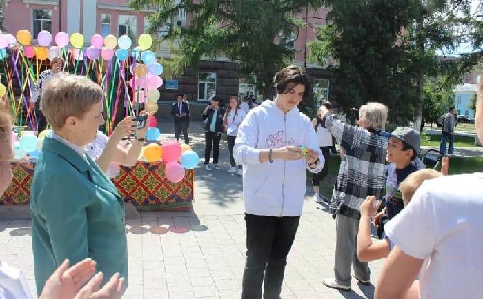 Счастье, солнце, дружба – вот что детям нужно