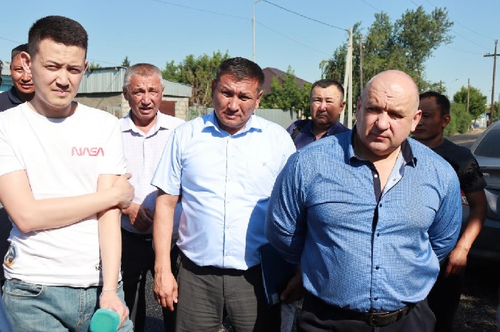 В Семее по улице Пржевальского проводятся дорожные работы
