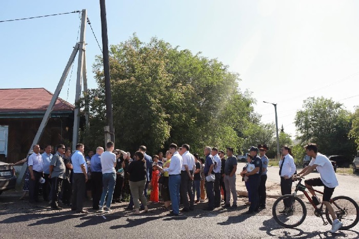 В Семее по улице Пржевальского проводятся дорожные работы