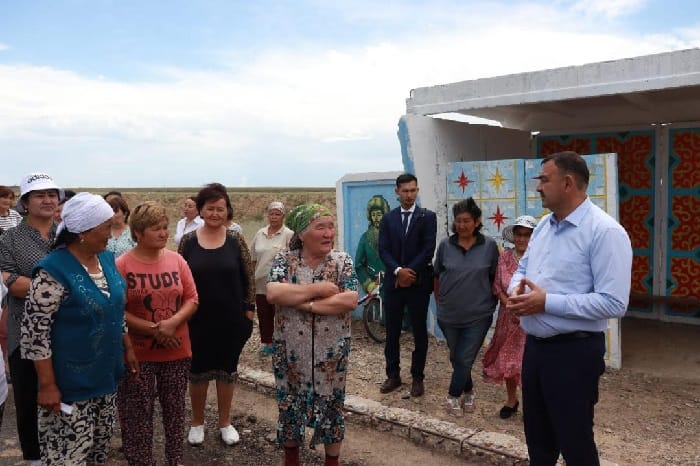 В Семее в сельских округах Мукур и Мурат завершился ремонт подъездных дорог