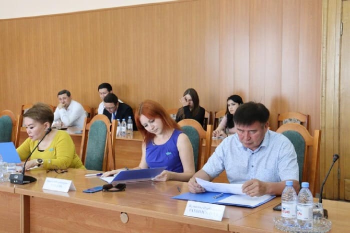 В акимате города Семей состоялась внеочередная сессия маслихата