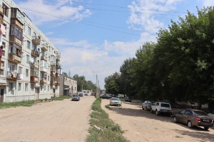 Аким города Семей Бакытжан Байахметов провел встречу с жителями поселка Юность