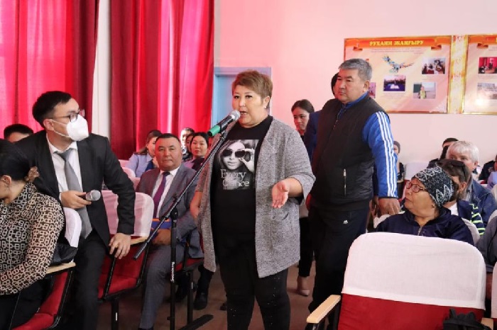 Акимат Семея продолжает отчетные встречи с жителями города