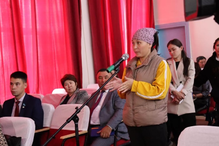 Акимат Семея продолжает отчетные встречи с жителями города
