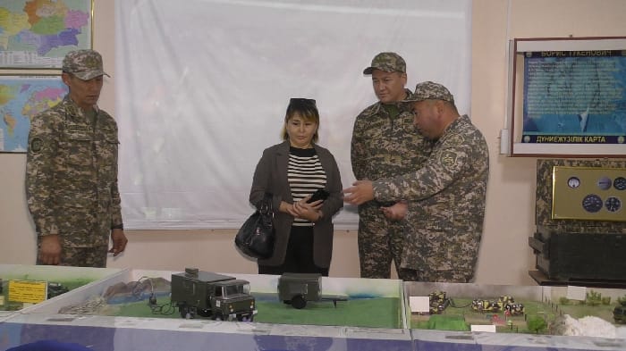 Председатель комитета солдатских матерей посетила воинскую часть