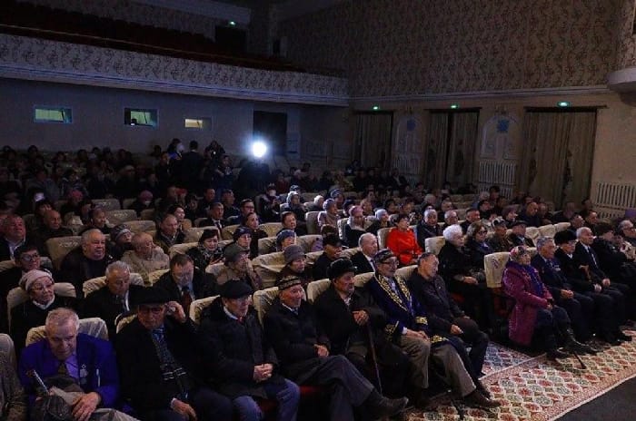 В Семее поздравили представителей старшего поколения