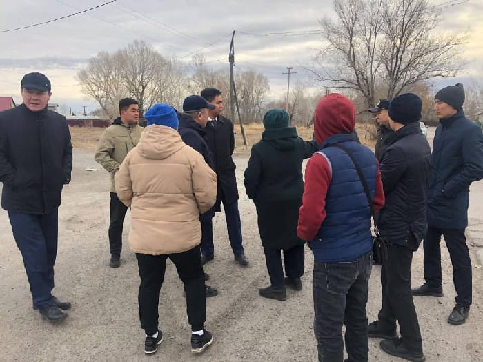 Аким города Нурбол Нурсагатов проверил дорожную безопасность в посёлках Восход и Водный