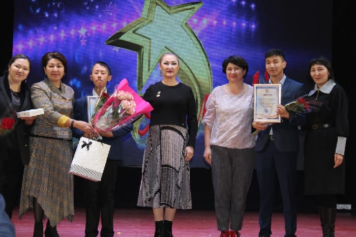 Фестиваль творчества «Две звезды» с участием детей и лиц с инвалидностью прошёл в Семее