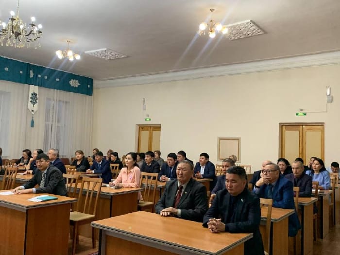 Аким Семея провёл встречу с директорами колледжей