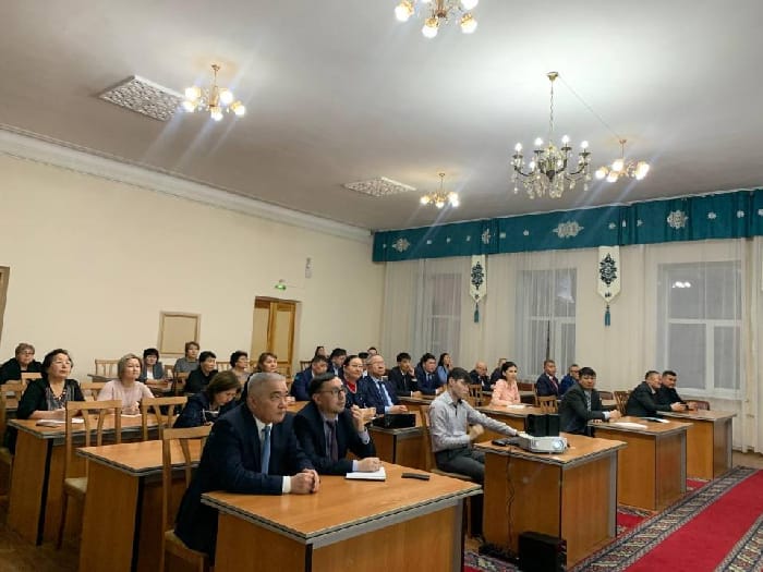 Аким Семея провёл встречу с директорами колледжей