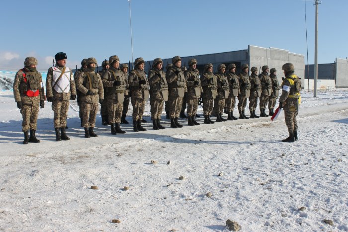 Первые практические стрельбы молодых солдат