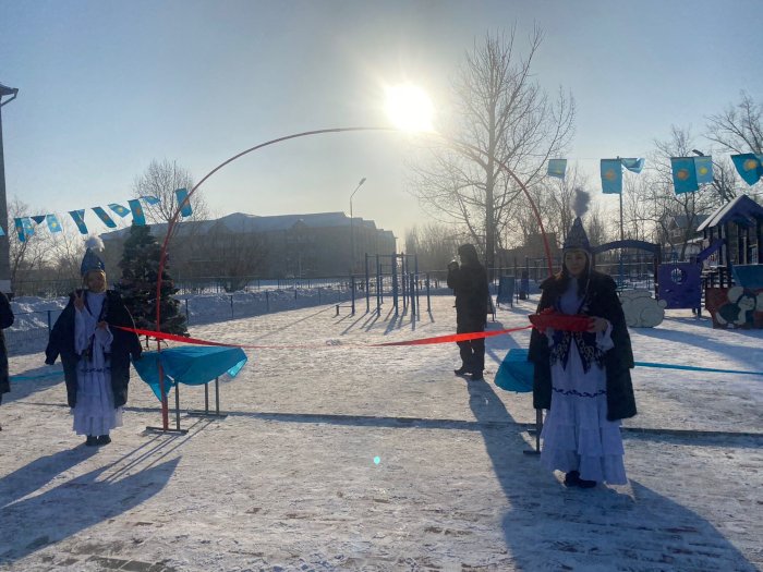 Зимняя сказка в школьном дворе