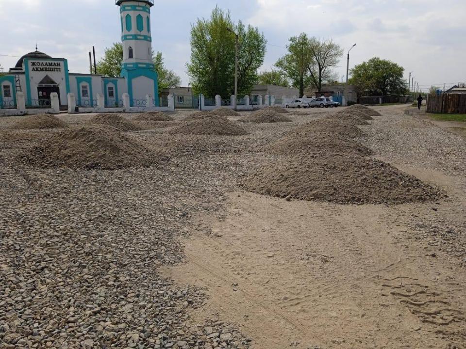 В Семее проводится грейдеровка городских улиц