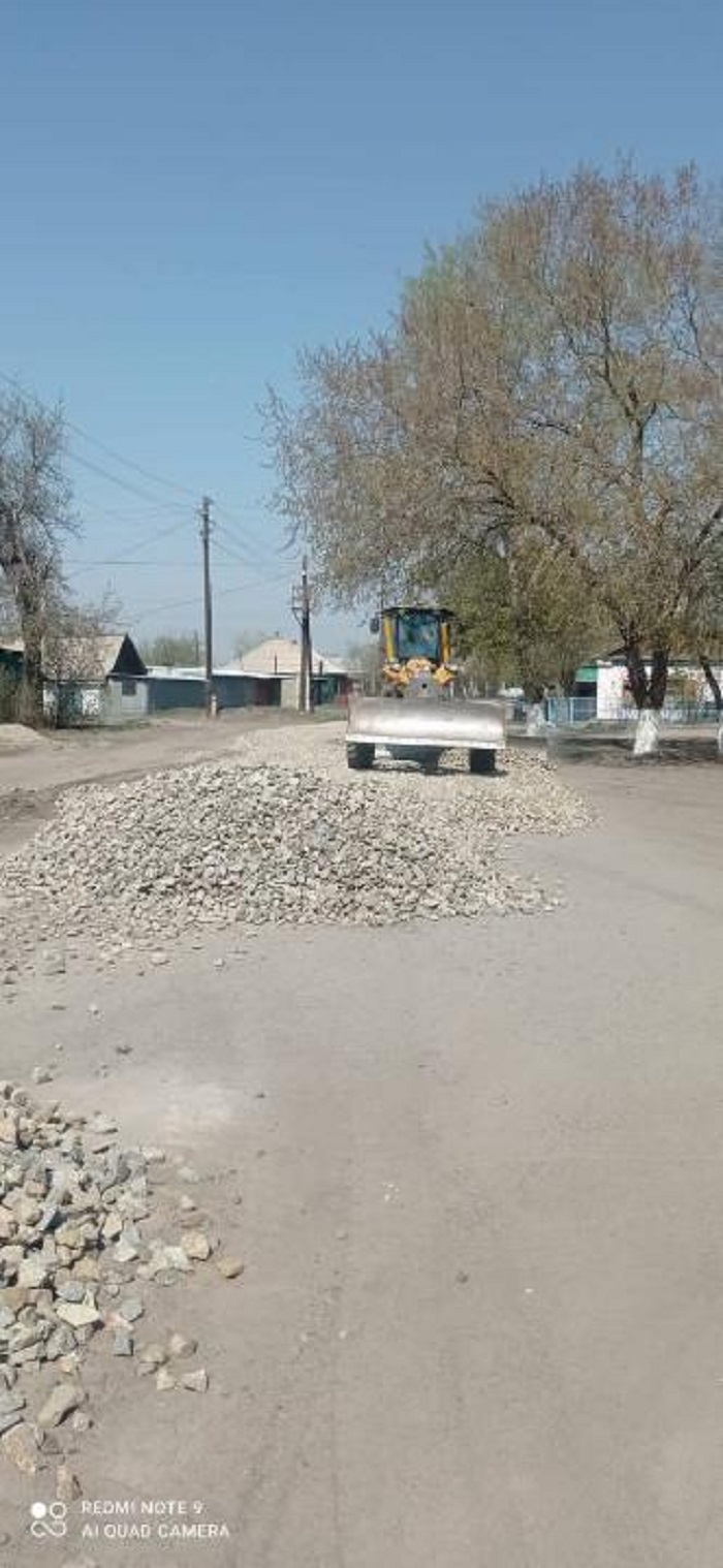 В Семее проводится грейдеровка городских улиц