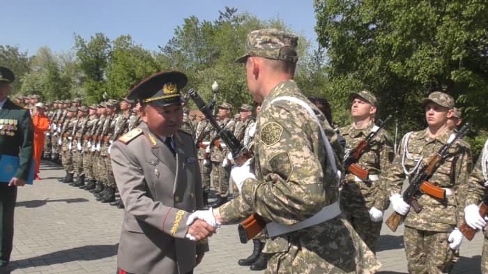 В Абайском гарнизоне проведен ритуал приведения солдат к Военной присяге