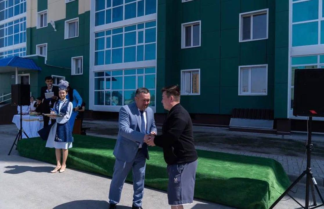 27 семей в Семее получили ключи от новых квартир