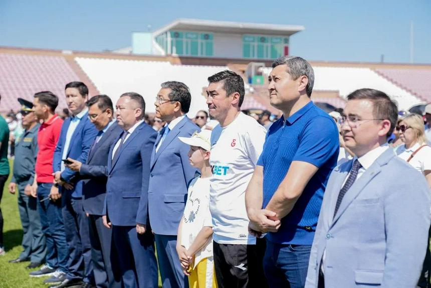 Более тысячи человек исполнили гимн в Семее
