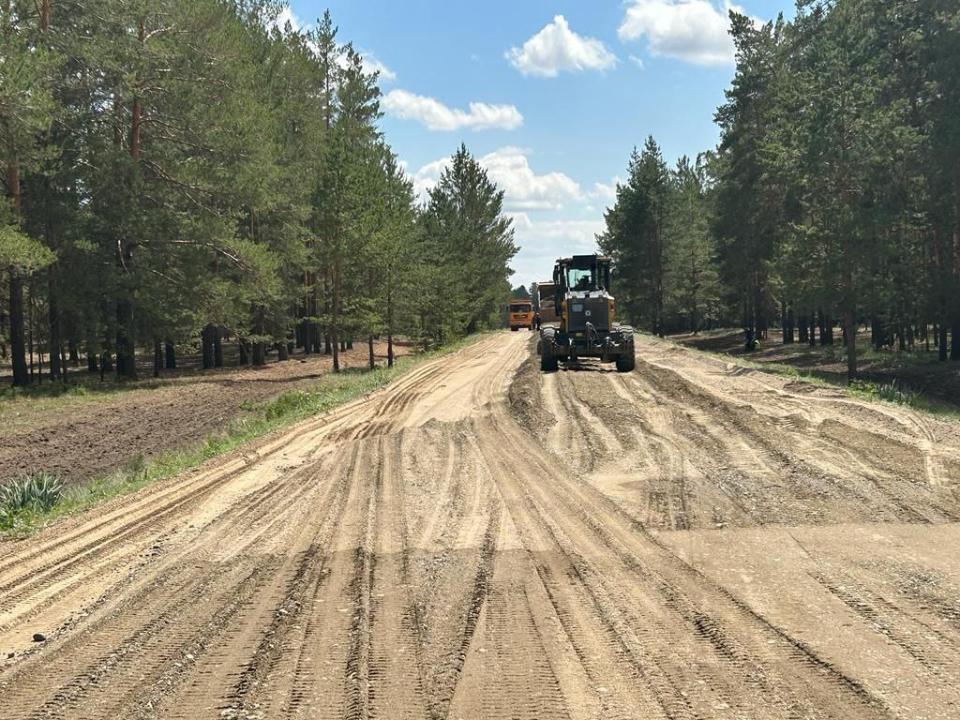 Более 320 километров дорог охвачены ремонтом в Абайской области