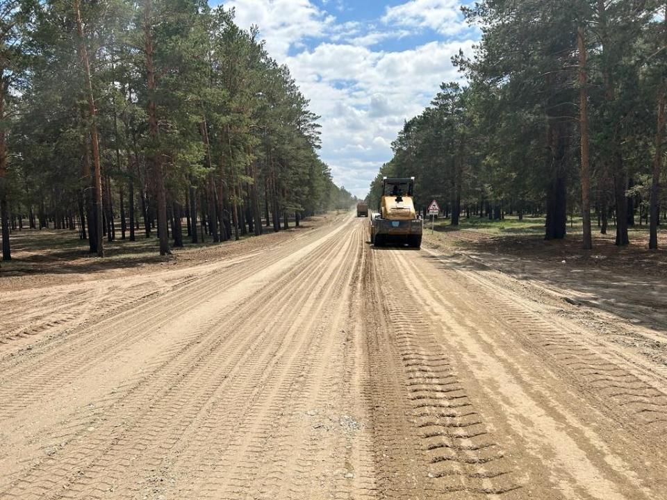 Более 320 километров дорог охвачены ремонтом в Абайской области
