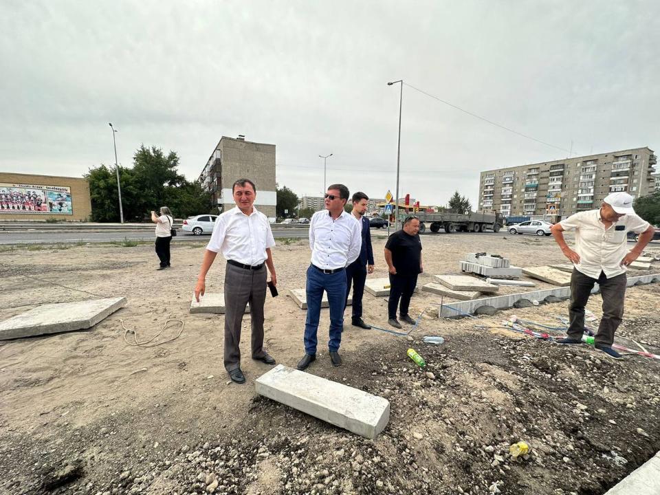 Депутаты маслихата и члены общественного совета проверили качество дорог в Семее