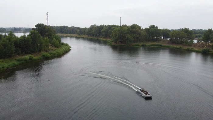 Разведчики Абайского гарнизона провели занятия на воде 
