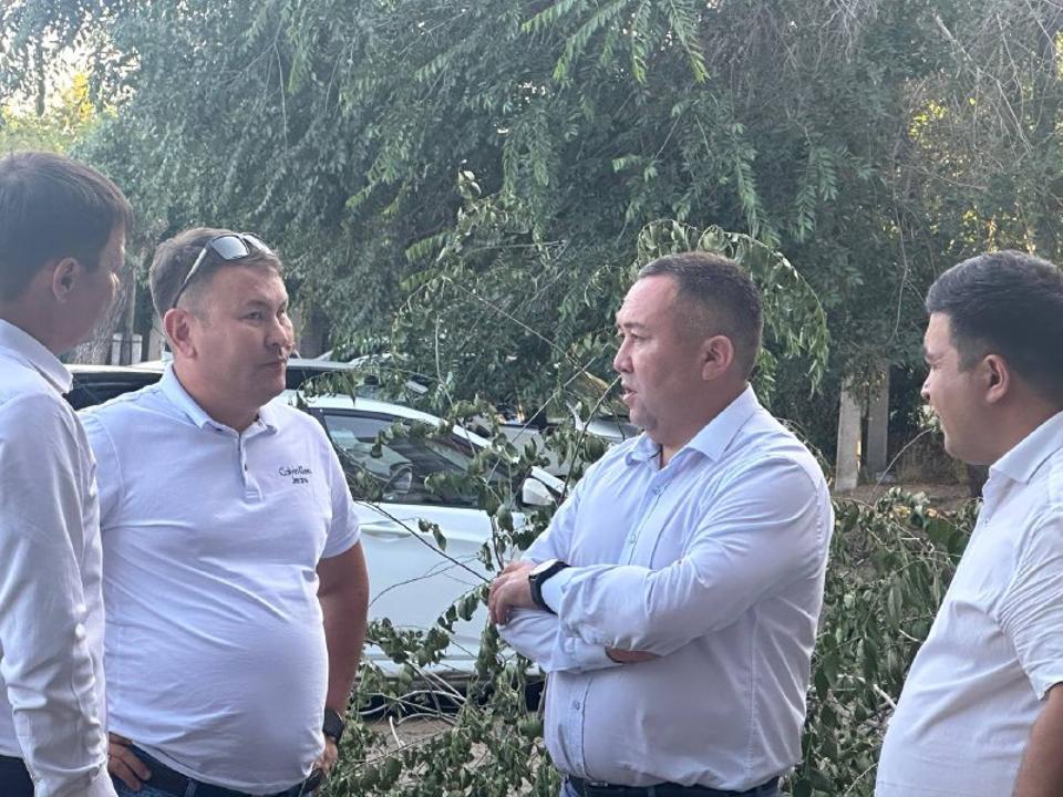 В Семее активно ведутся работы по благоустройству дворовых территорий