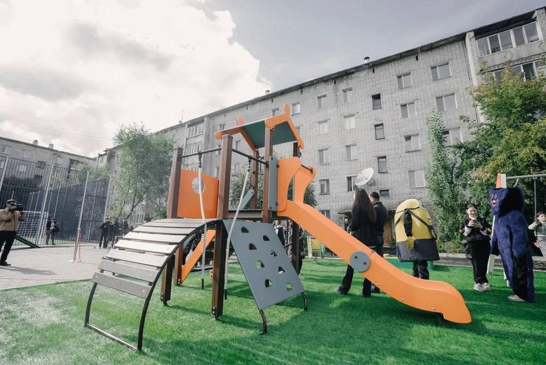 В Семее открылись обновленные дворы