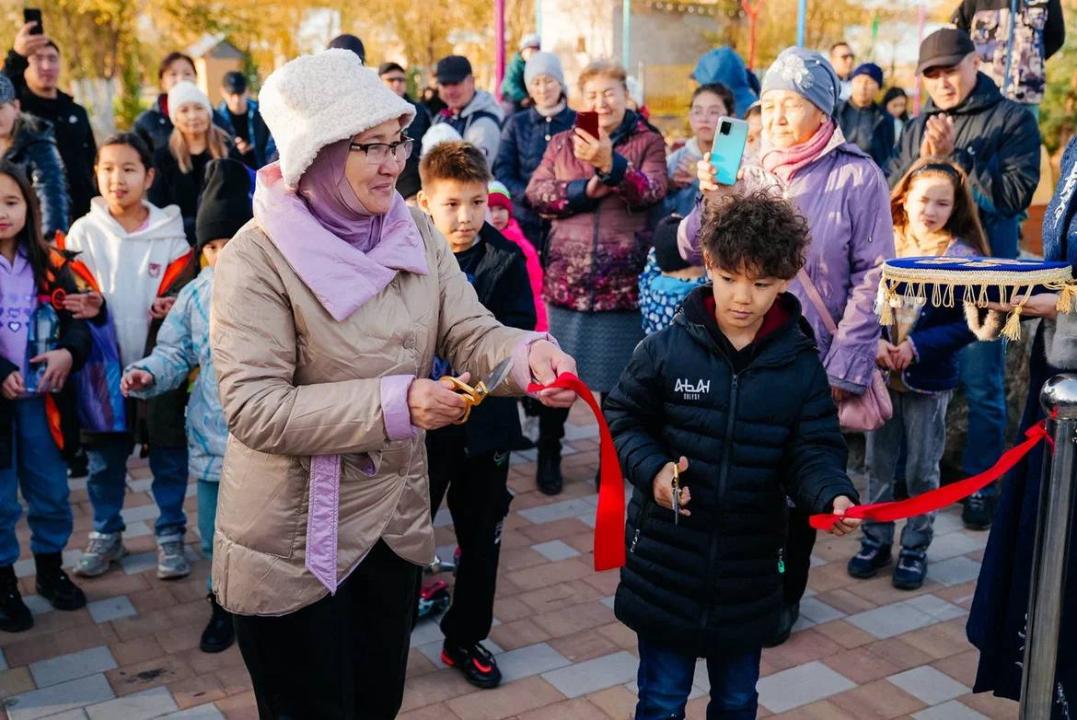 Общественное пространство под подвесным мостом на левом берегу отдано на благо горожан
